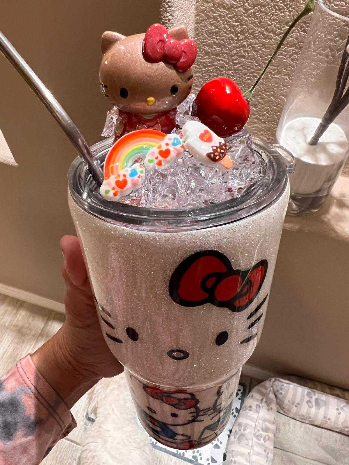 30 oz  Hello Kitty Glitter Tumbler