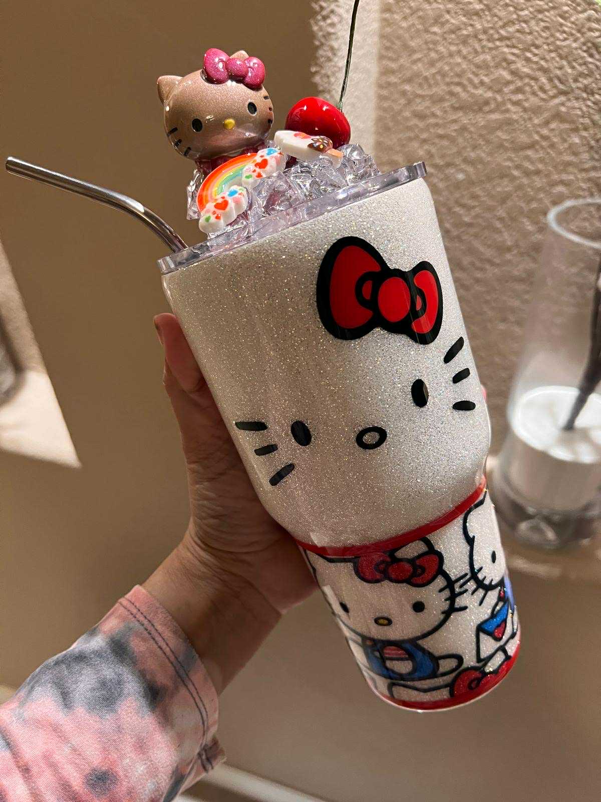 30 oz  Hello Kitty Glitter Tumbler